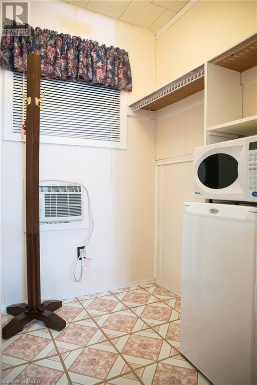 299 15 Highway, Seeleys Bay, Ontario  K0H 2N0 - Photo 11 - 40594506