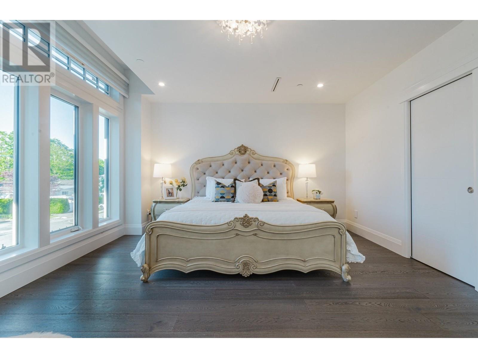 Listing Picture 13 of 28 : 3908 W 17TH AVENUE, Vancouver / 溫哥華 - 魯藝地產 Yvonne Lu Group - MLS Medallion Club Member