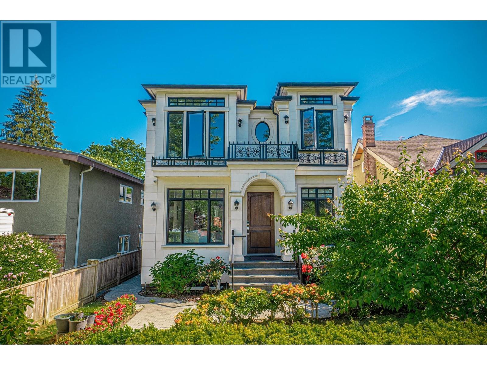 Listing Picture 28 of 28 : 3908 W 17TH AVENUE, Vancouver / 溫哥華 - 魯藝地產 Yvonne Lu Group - MLS Medallion Club Member