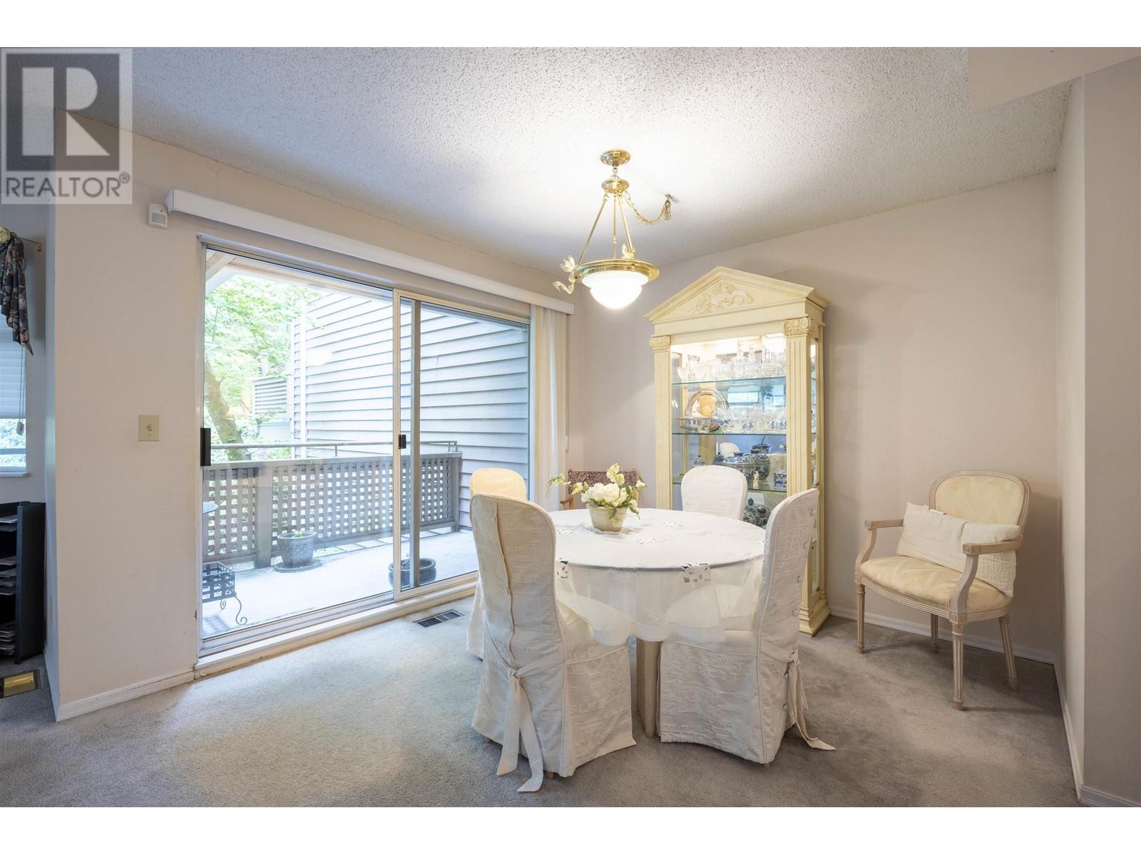 Listing Picture 3 of 15 : 44 9000 ASH GROVE CRESCENT, Burnaby / 本拿比 - 魯藝地產 Yvonne Lu Group - MLS Medallion Club Member