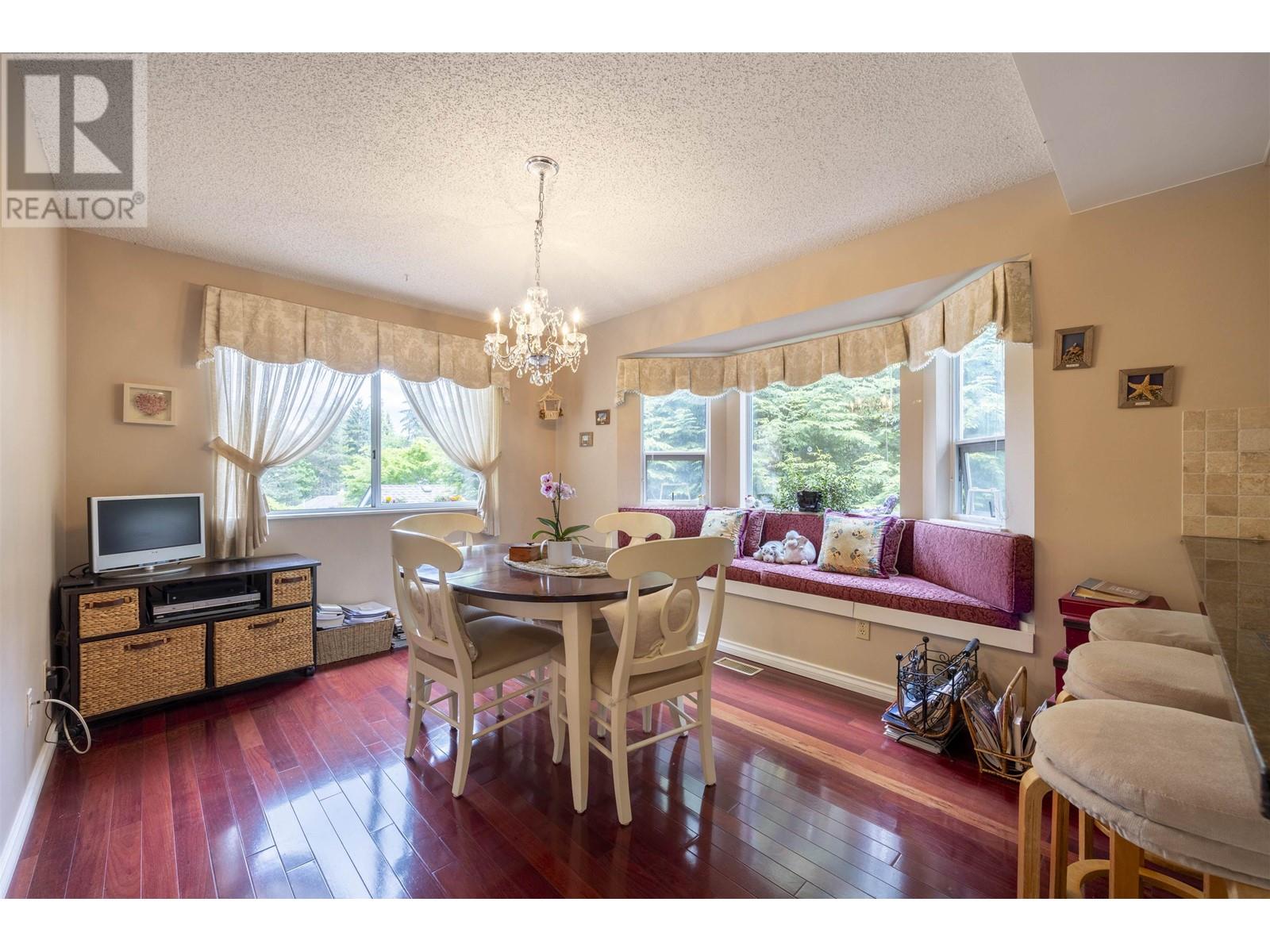 Listing Picture 6 of 15 : 44 9000 ASH GROVE CRESCENT, Burnaby / 本拿比 - 魯藝地產 Yvonne Lu Group - MLS Medallion Club Member