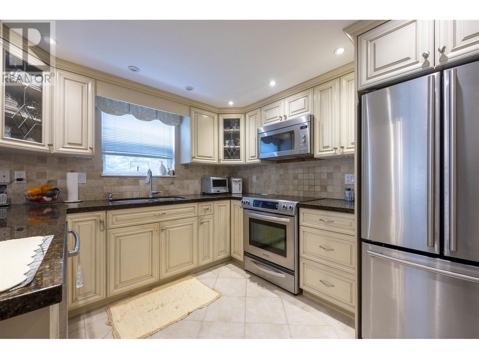 Listing Picture 8 of 15 : 44 9000 ASH GROVE CRESCENT, Burnaby / 本拿比 - 魯藝地產 Yvonne Lu Group - MLS Medallion Club Member