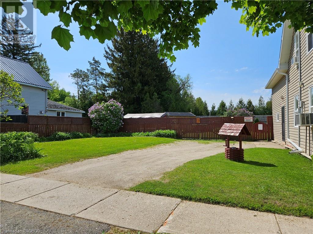 49 Queen Street E, Hepworth, Ontario N0H 1P0 (26938138) Ron Hopper