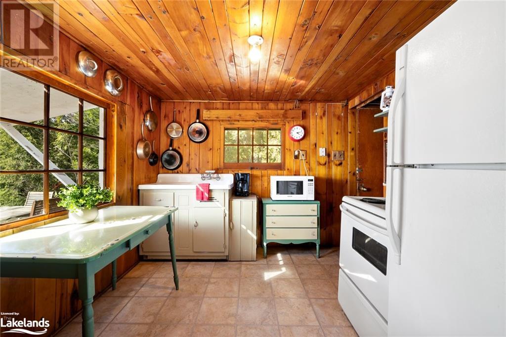 764 East Bear Lake Road, Sprucedale, Ontario  P0A 1Y0 - Photo 10 - 40594451