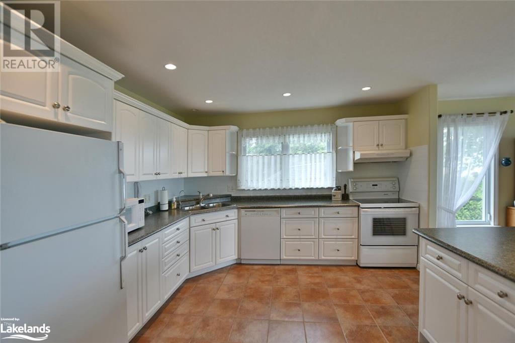 1022 River Road E, Wasaga Beach, Ontario  L9Z 2P7 - Photo 21 - 40590435