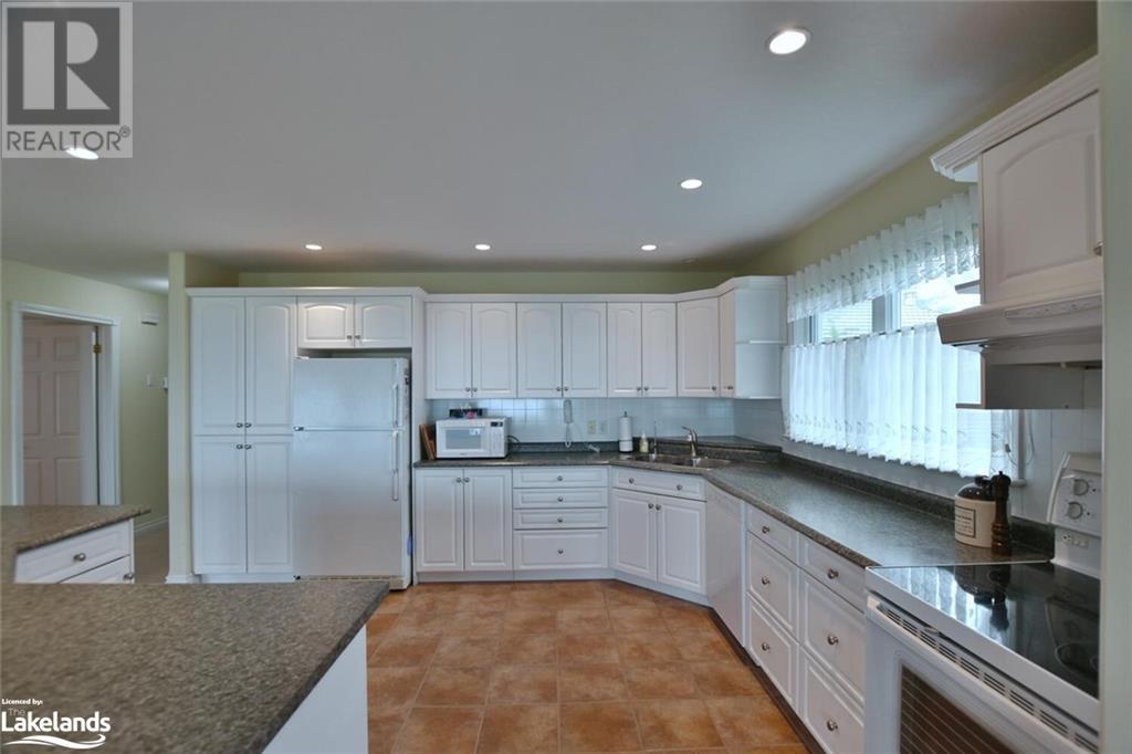 1022 River Road E, Wasaga Beach, Ontario  L9Z 2P7 - Photo 22 - 40590435