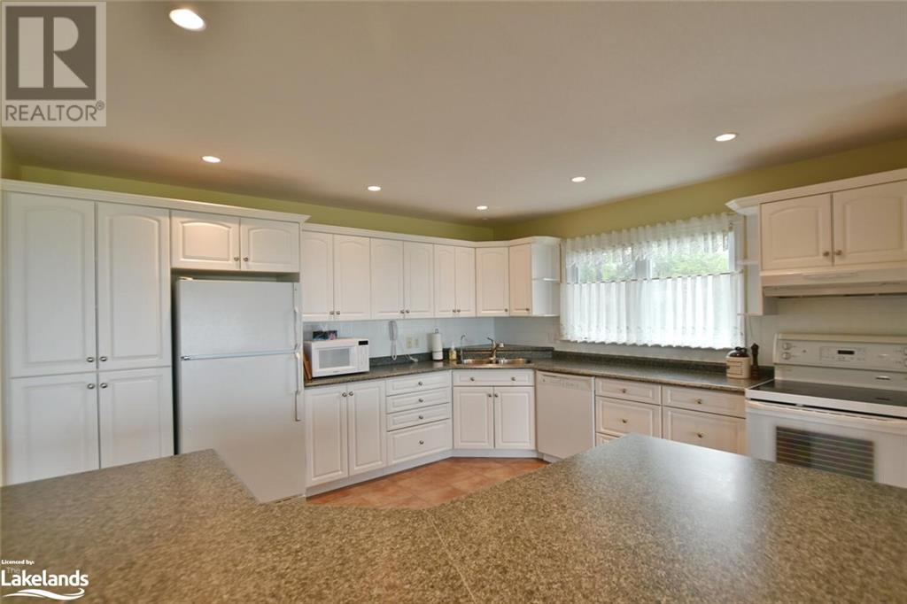 1022 River Road E, Wasaga Beach, Ontario  L9Z 2P7 - Photo 23 - 40590435