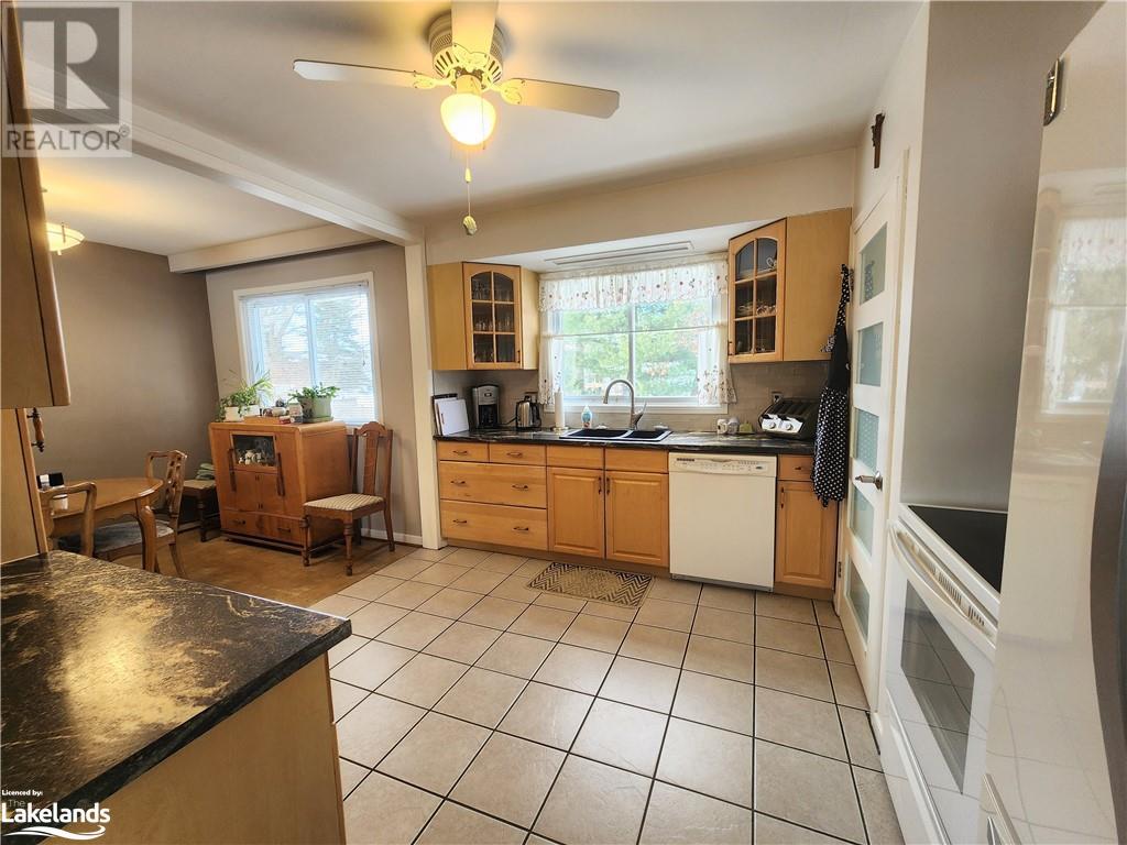 949 Hahne Drive, Gravenhurst, Ontario  P1P 1L1 - Photo 4 - 40544054