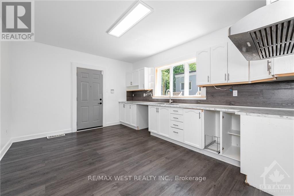 Property at 538 MUTUAL STREET image 4