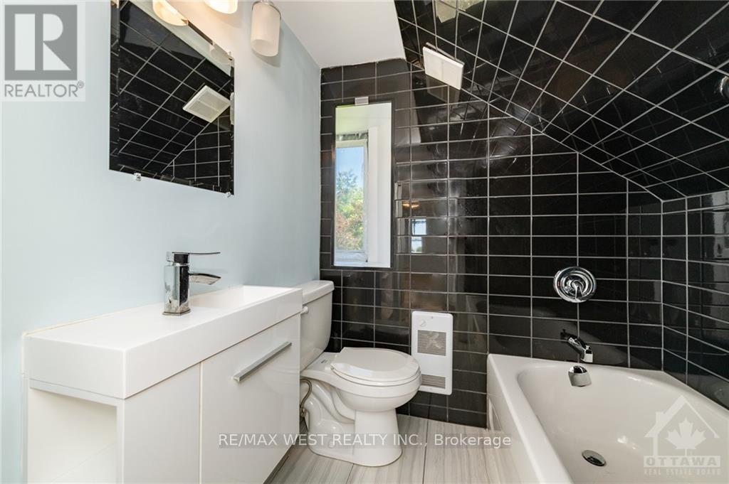 Property at 538 MUTUAL STREET image 5