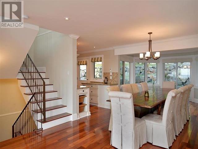 1698 Ocean Beach Esplanade, Gibsons, British Columbia  V0N 1V5 - Photo 3 - R2886268