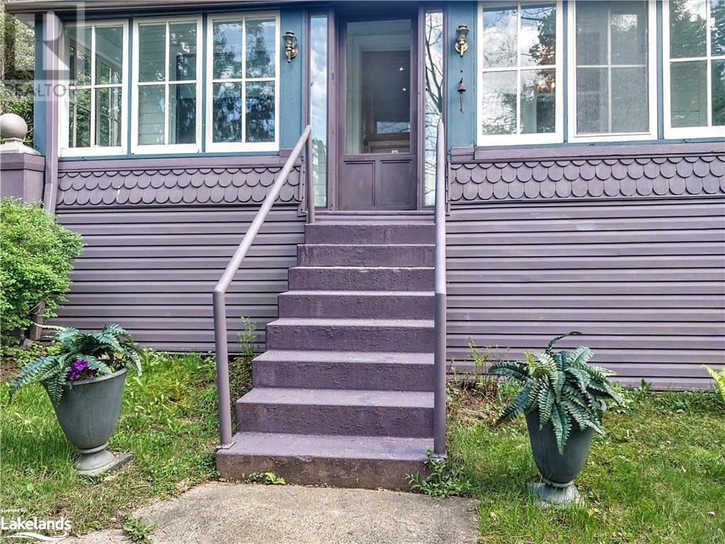 31 Mary Street W, Huntsville, Ontario  P1H 1V3 - Photo 3 - 40589428
