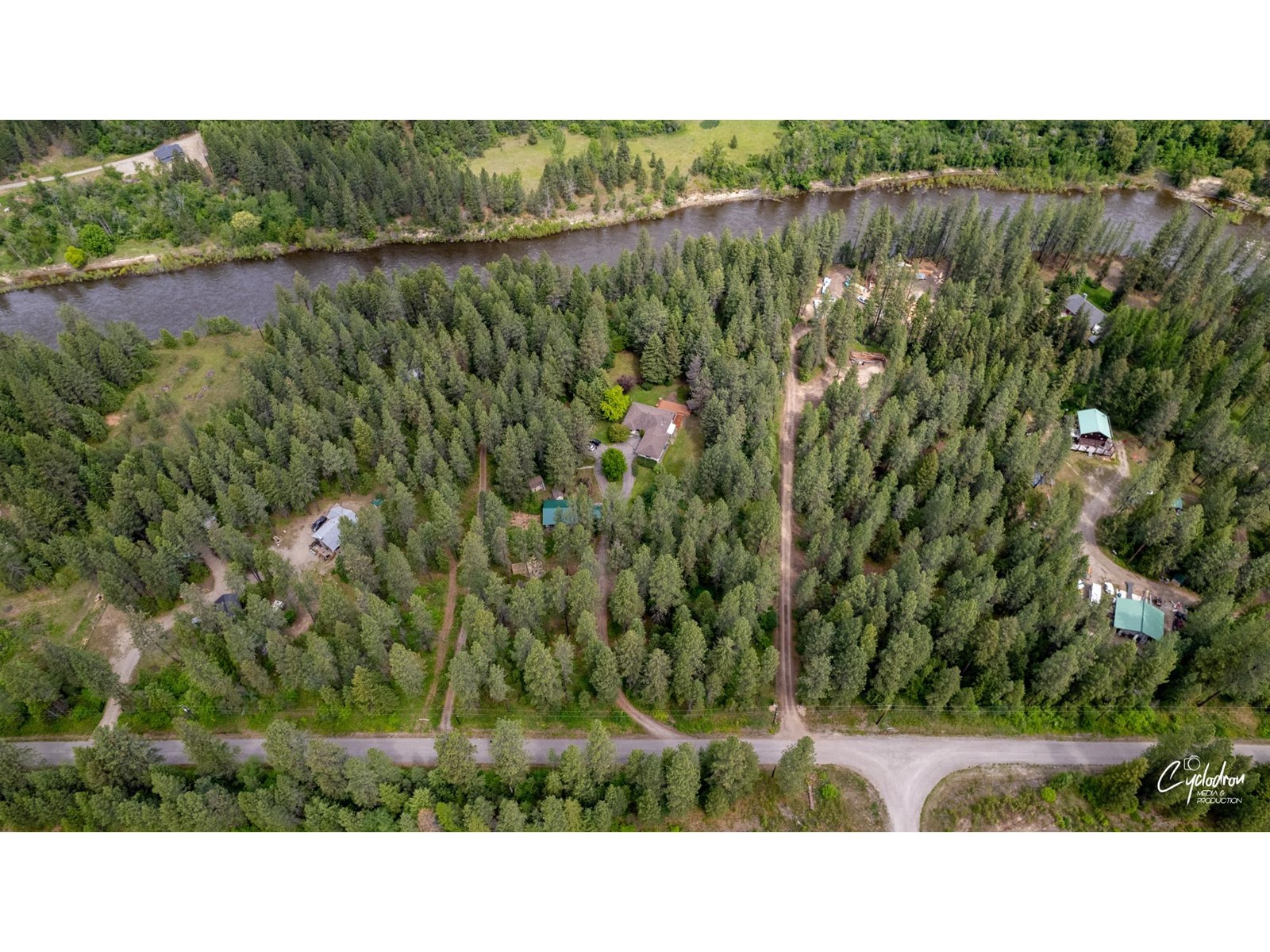 450 River Drive W, Christina Lake, British Columbia  V0H 1E0 - Photo 3 - 2477120