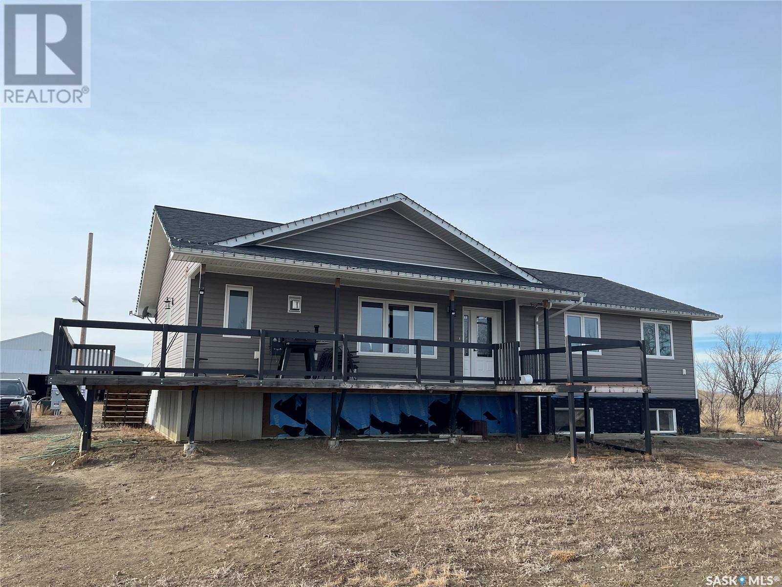 Steen Acreage, Arlington Rm No. 79, Saskatchewan  S0N 2M0 - Photo 2 - SK970438