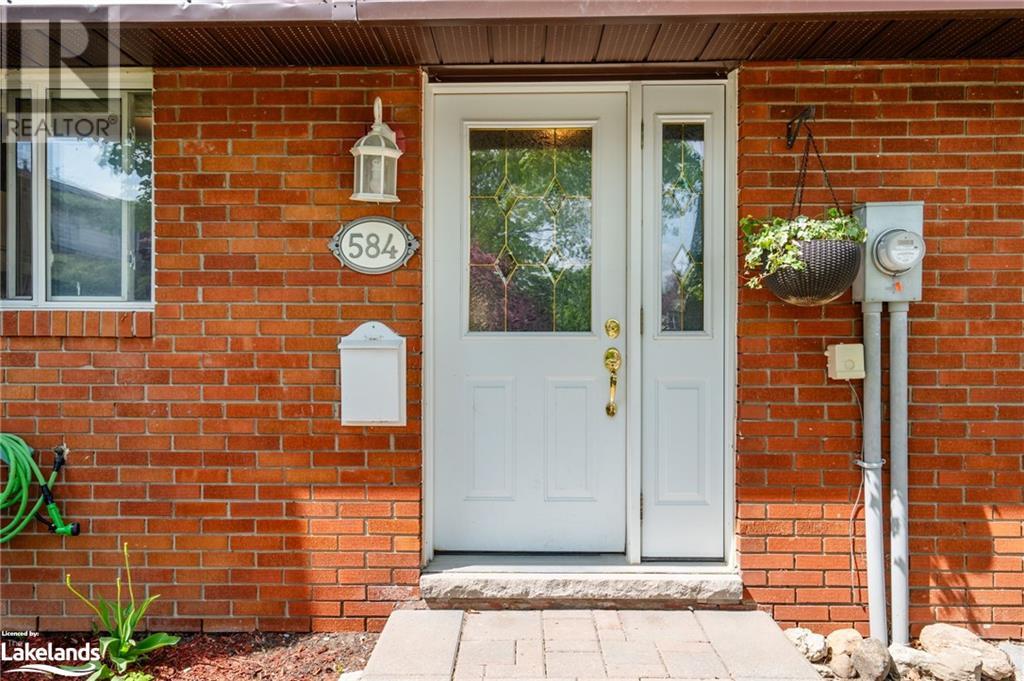 584 Tenth Street, Collingwood, Ontario  L9Y 4C1 - Photo 2 - 40594695