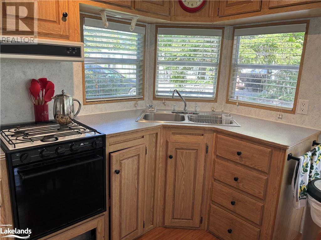 85 Theme Park Drive Unit# 268, Wasaga Beach, Ontario  L9Z 1X7 - Photo 10 - 40592122