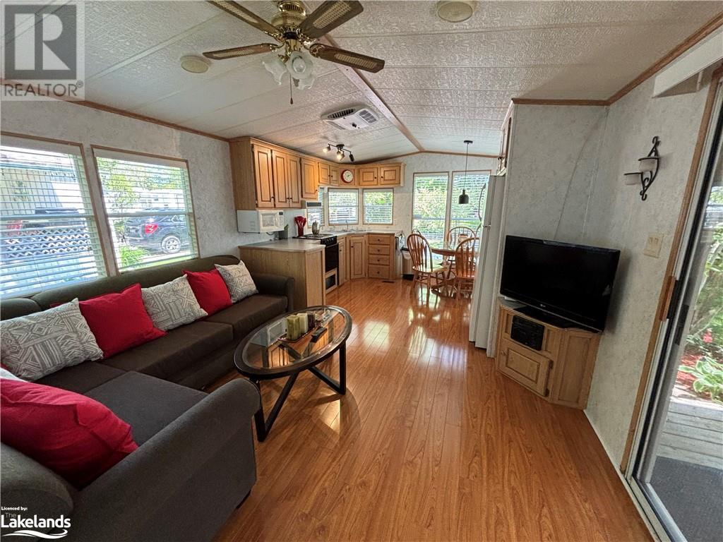 85 Theme Park Drive Unit# 268, Wasaga Beach, Ontario  L9Z 1X7 - Photo 12 - 40592122