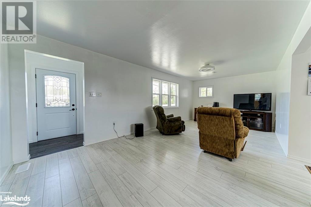 7617 26 Highway, Stayner, Ontario  L0M 1S0 - Photo 10 - 40577358