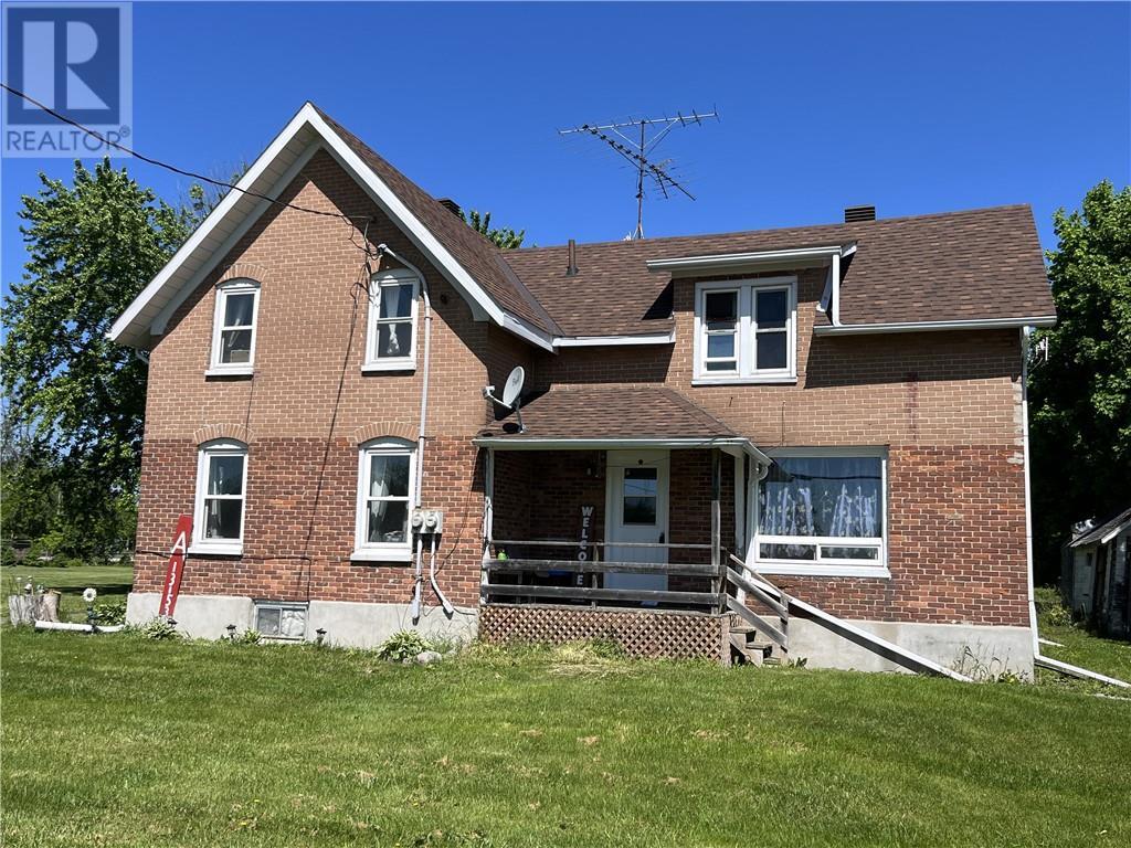 13153 Riverside Drive, Morrisburg, Ontario  K0C 1X0 - Photo 1 - 1393359
