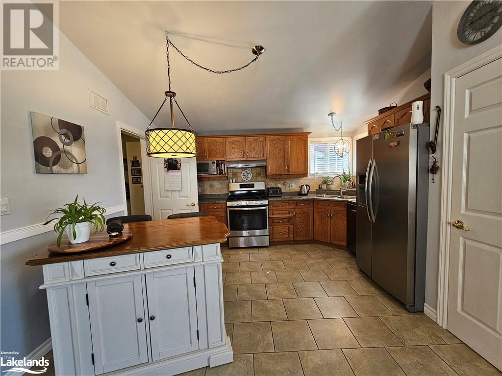 60 Pennsylvania Avenue, Wasaga Beach, Ontario  L9Z 3A8 - Photo 11 - 40594929