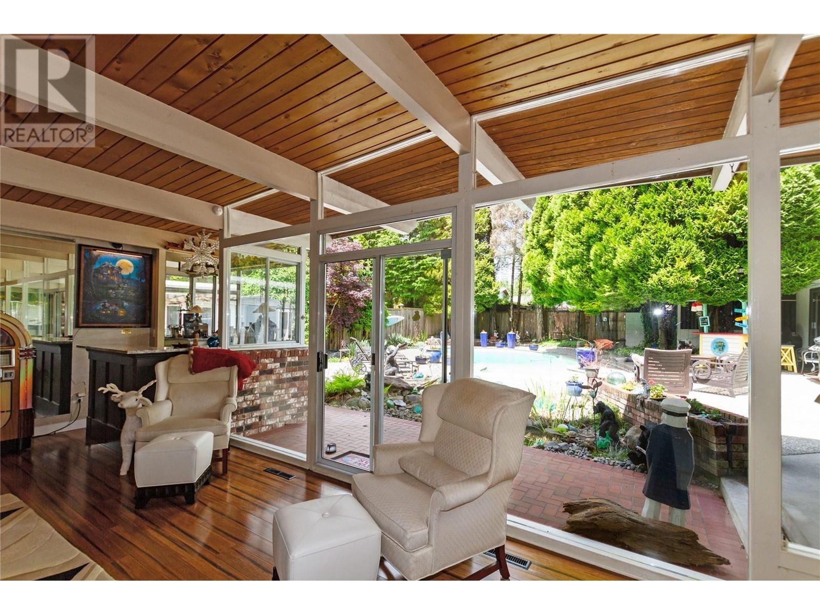 529 APPIAN WAY, Coquitlam, British Columbia One Percent Realty Ltd. British Columbia