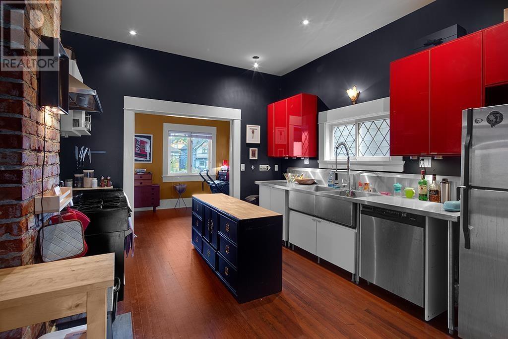 Property at 1575 E 12TH AVENUE image 3