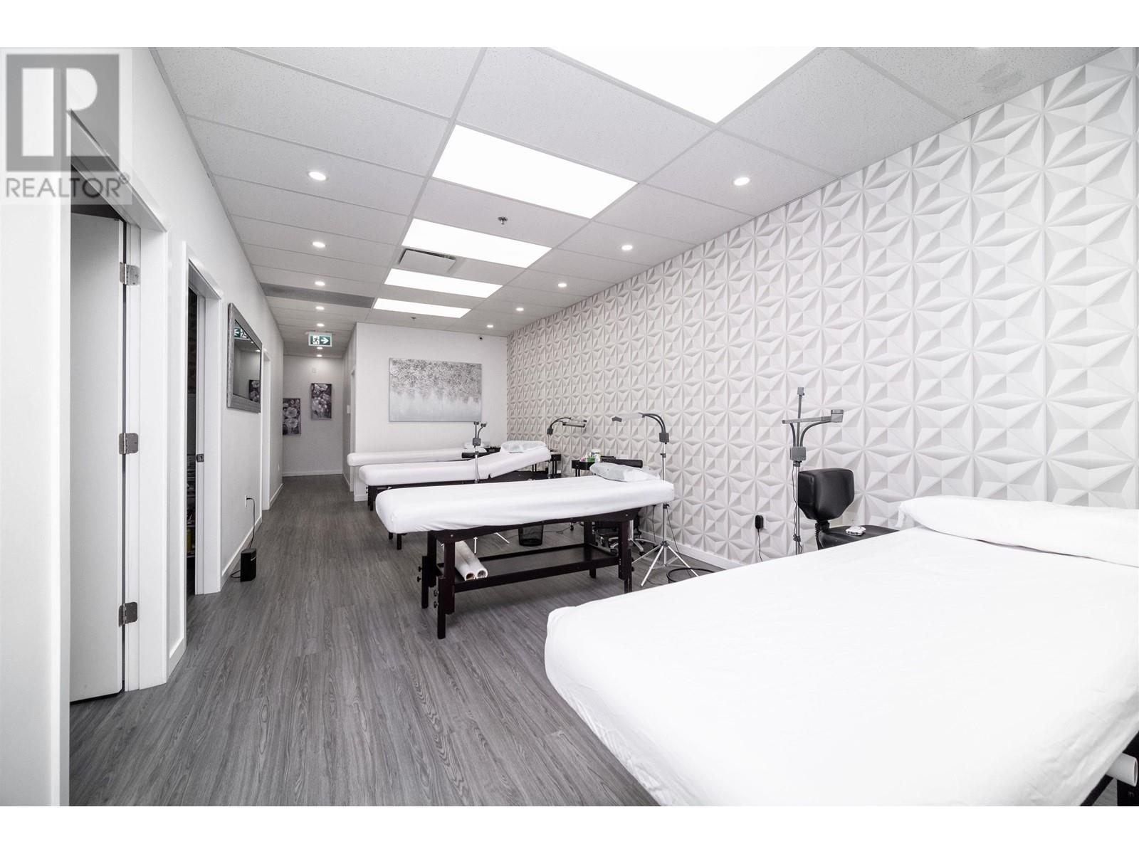 1726 Kingsway, Vancouver, British Columbia  V5N 2S3 - Photo 5 - C8060225
