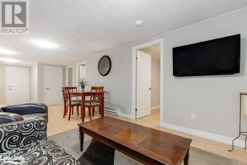 38 Laidlaw Street, Wasaga Beach, Ontario  L9Z 2L2 - Photo 11 - 40576618