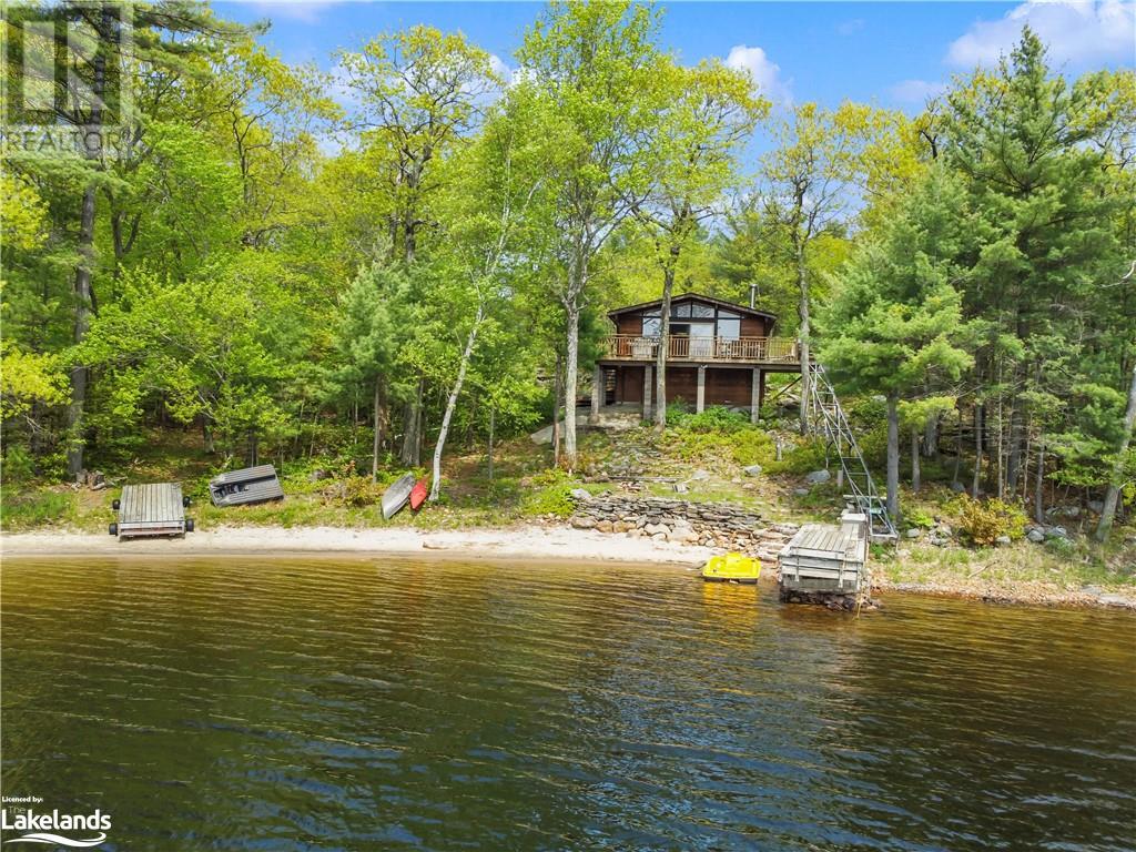 6 A60 Island, the archipelago, Ontario