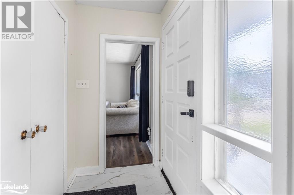 248 Wellington Street E, Barrie, Ontario  L4M 2E3 - Photo 3 - 40594526