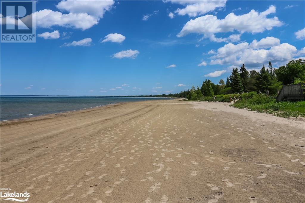 30 64th Street N, Wasaga Beach, Ontario  L9Z 1V2 - Photo 5 - 40592492