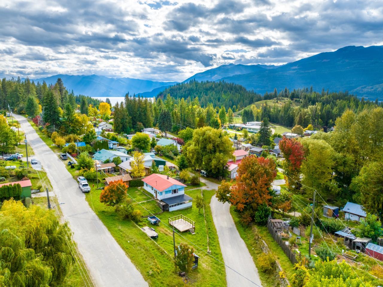 1537 Russel Avenue, Riondel, British Columbia  V0B 2B0 - Photo 11 - 2477221