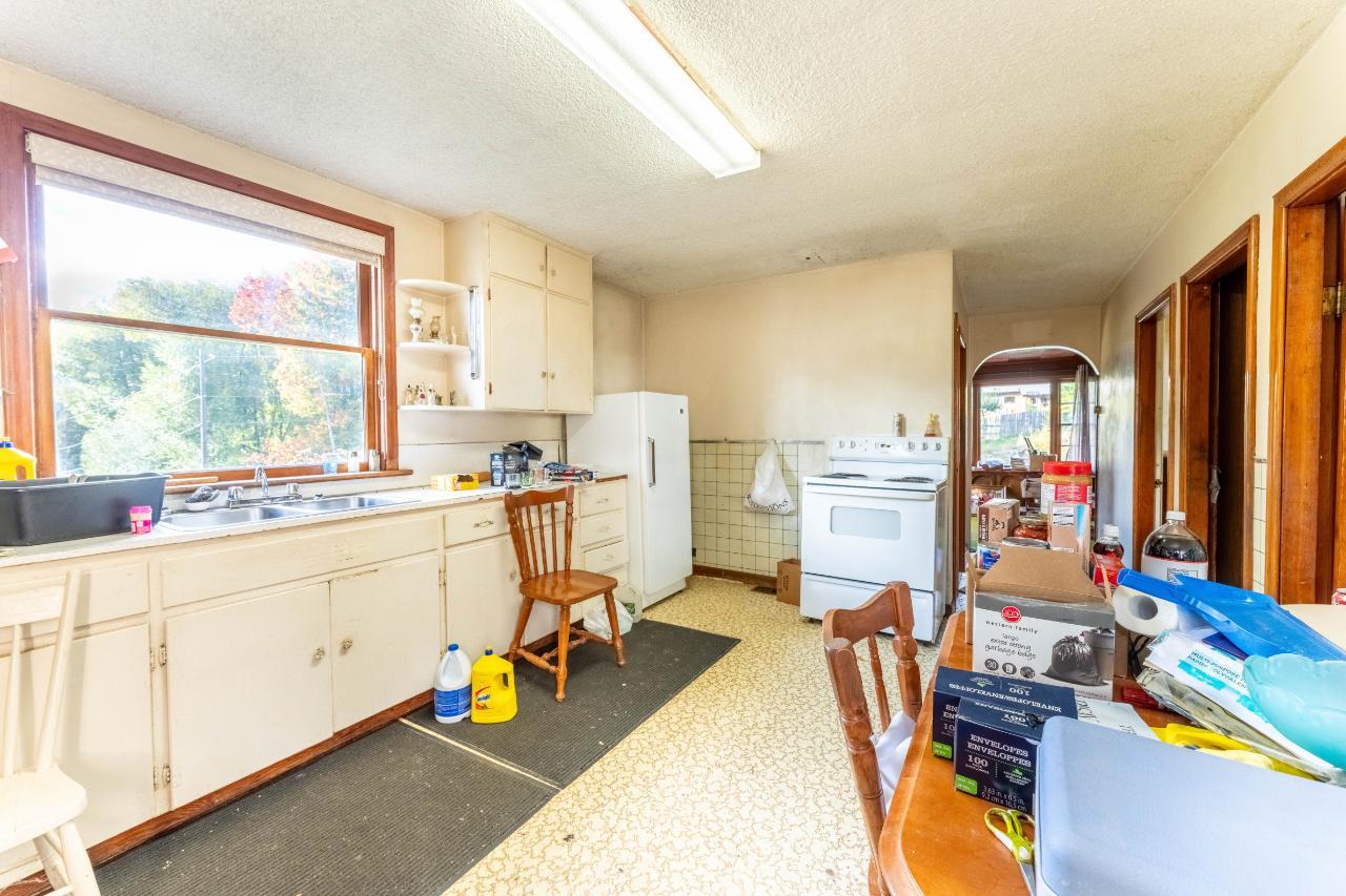 1537 Russel Avenue, Riondel, British Columbia  V0B 2B0 - Photo 16 - 2477221