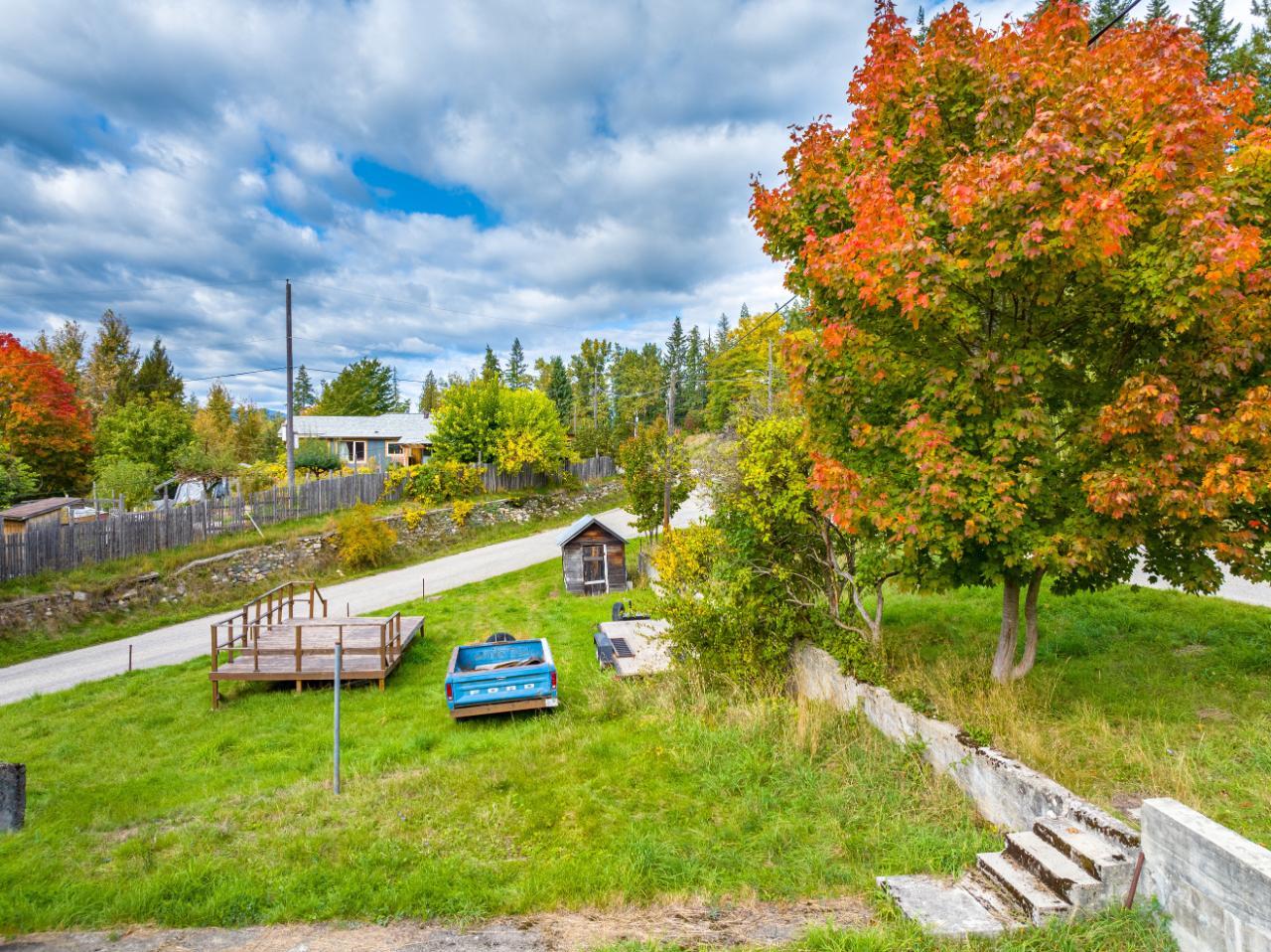 1537 Russel Avenue, Riondel, British Columbia  V0B 2B0 - Photo 8 - 2477221