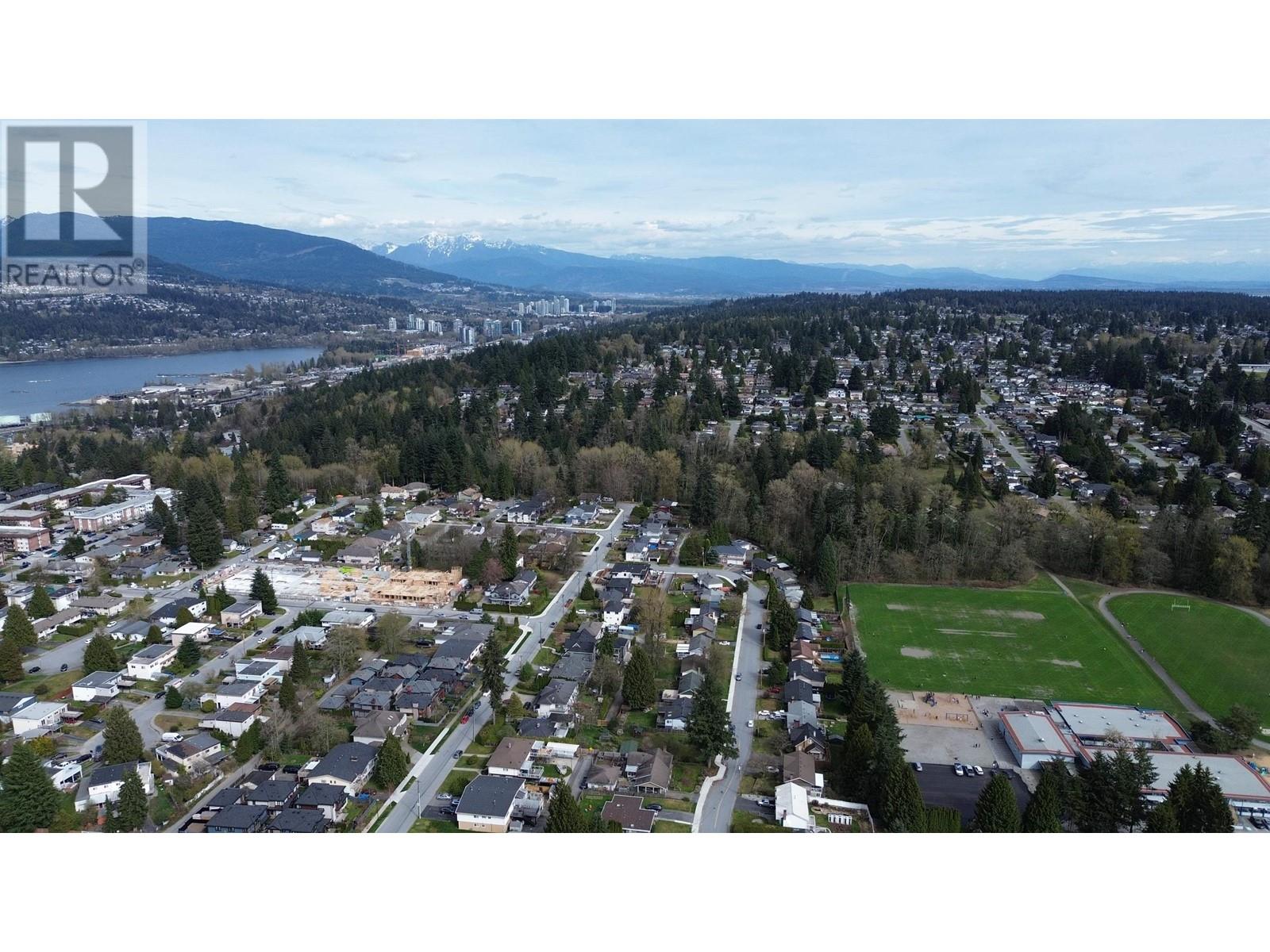 663-665 Harrison Avenue, Coquitlam, British Columbia  V3J 3Z6 - Photo 9 - R2874526