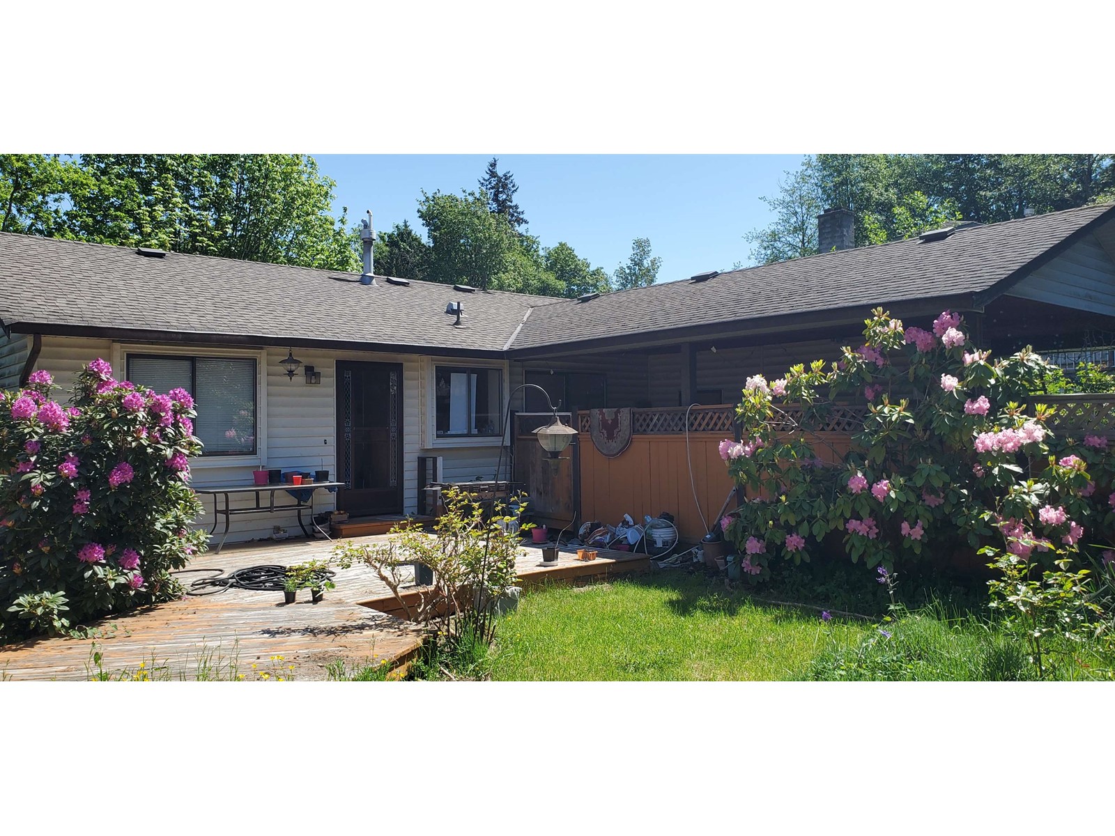 Property at 6437 KING GEORGE BOULEVARD image 1