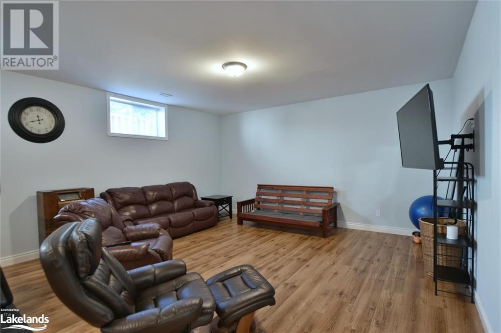 37 Wesley Avenue, Wasaga Beach, Ontario  L9Z 1C8 - Photo 31 - 40590577