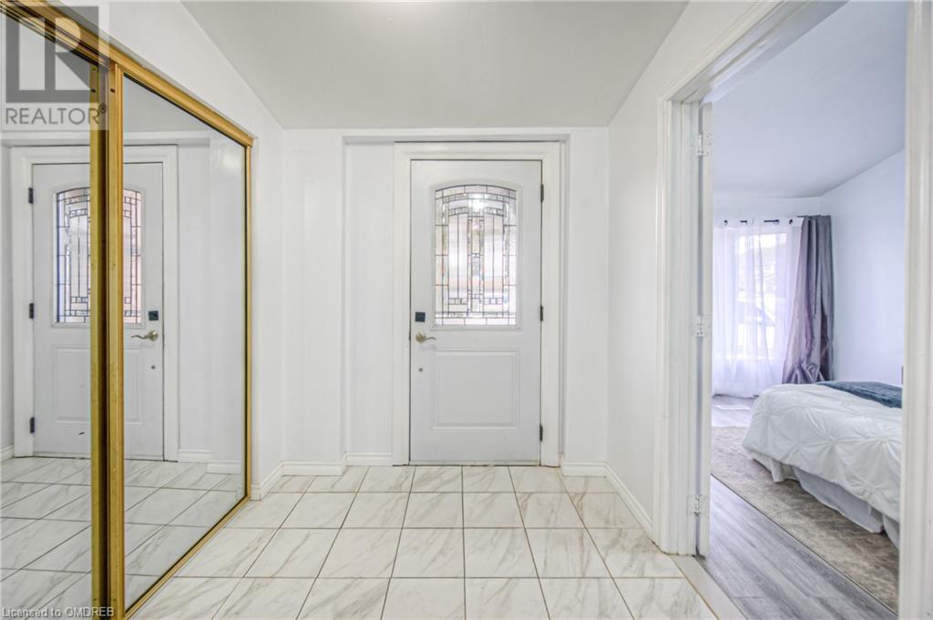 110 Gledhill Crescent, Hamilton, Ontario  L9C 6H4 - Photo 5 - 40585492