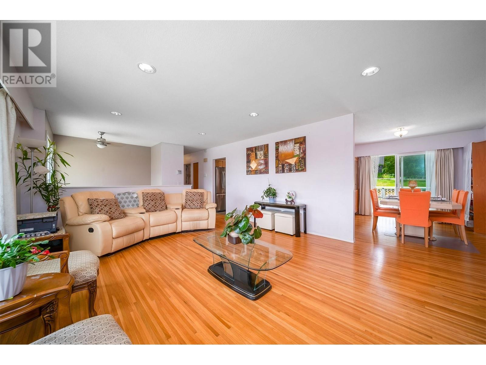 1460 Columbia Avenue, Port Coquitlam, British Columbia  V3C 1C3 - Photo 4 - R2885484