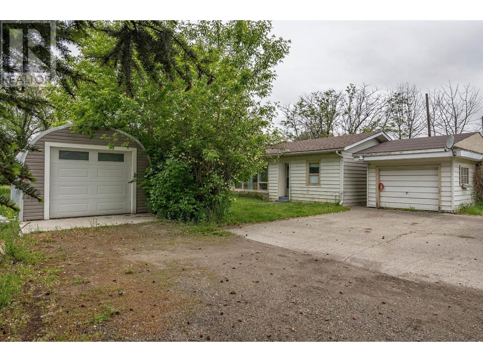 5709 VLA RD, chase, British Columbia