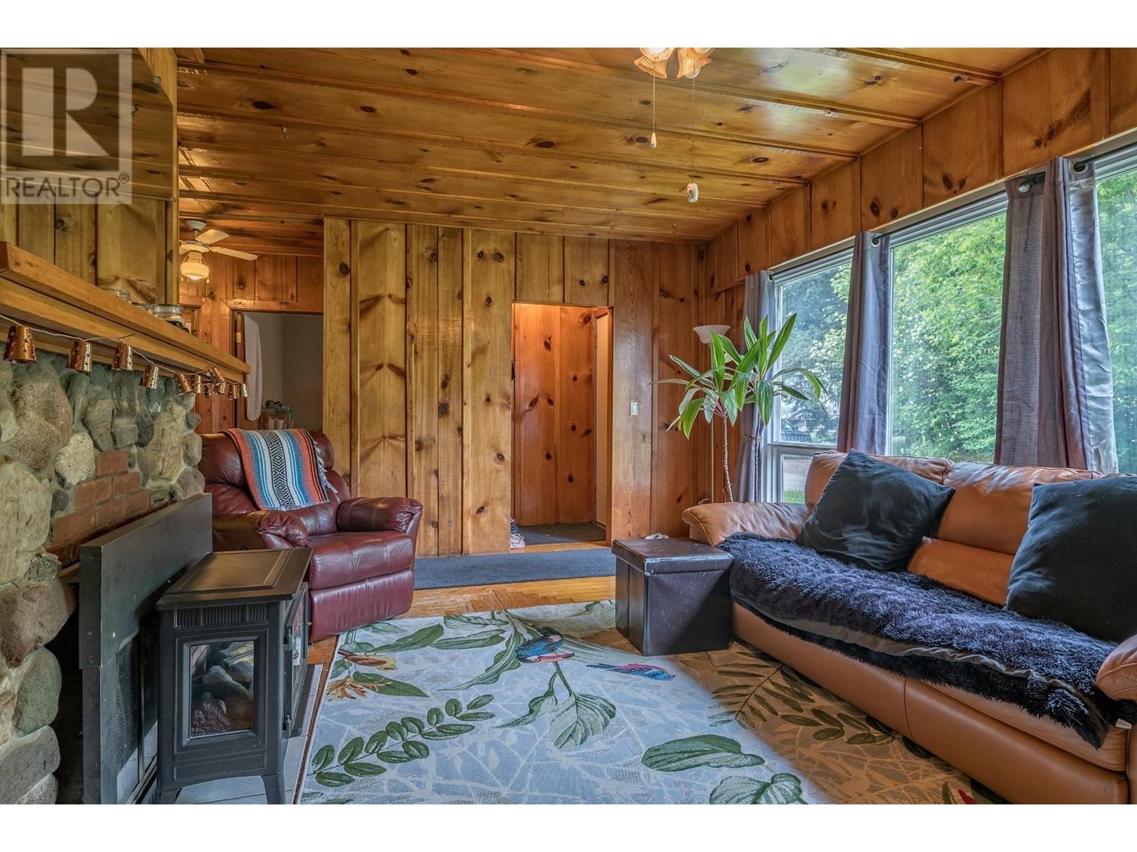 5709 Vla Rd, Chase, British Columbia  V0E 1M0 - Photo 7 - 178834