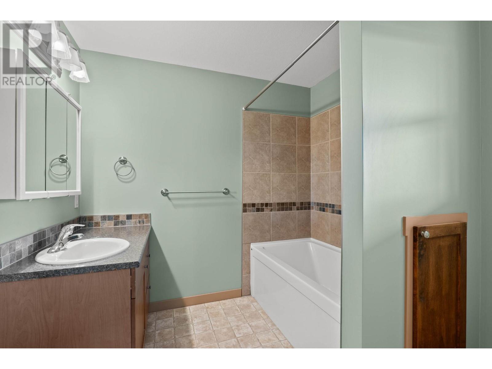1170 Montgomery Place, Chase, British Columbia  V0E 1M1 - Photo 28 - 178844