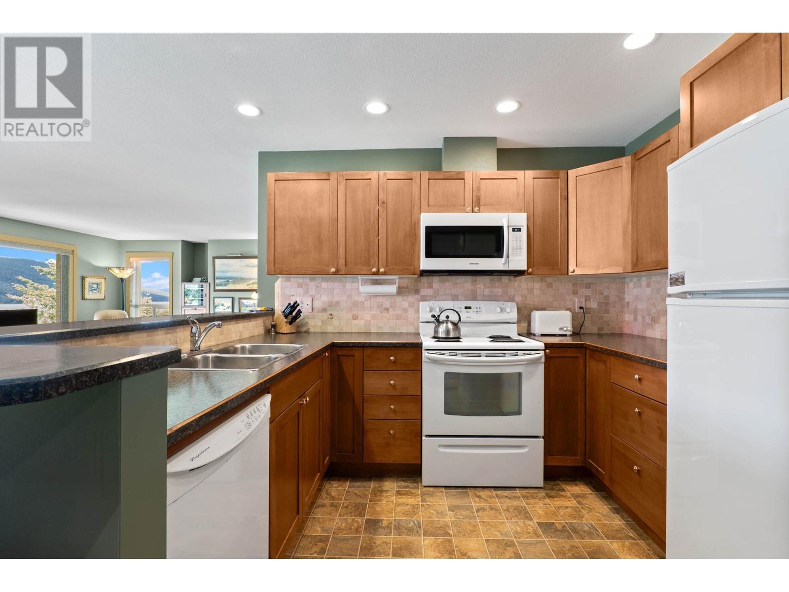 1170 Montgomery Place, Chase, British Columbia  V0E 1M1 - Photo 5 - 178844