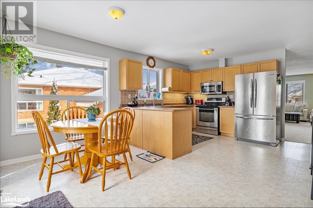 166 58th Street S, Wasaga Beach, Ontario  L9Z 1N9 - Photo 12 - 40596827