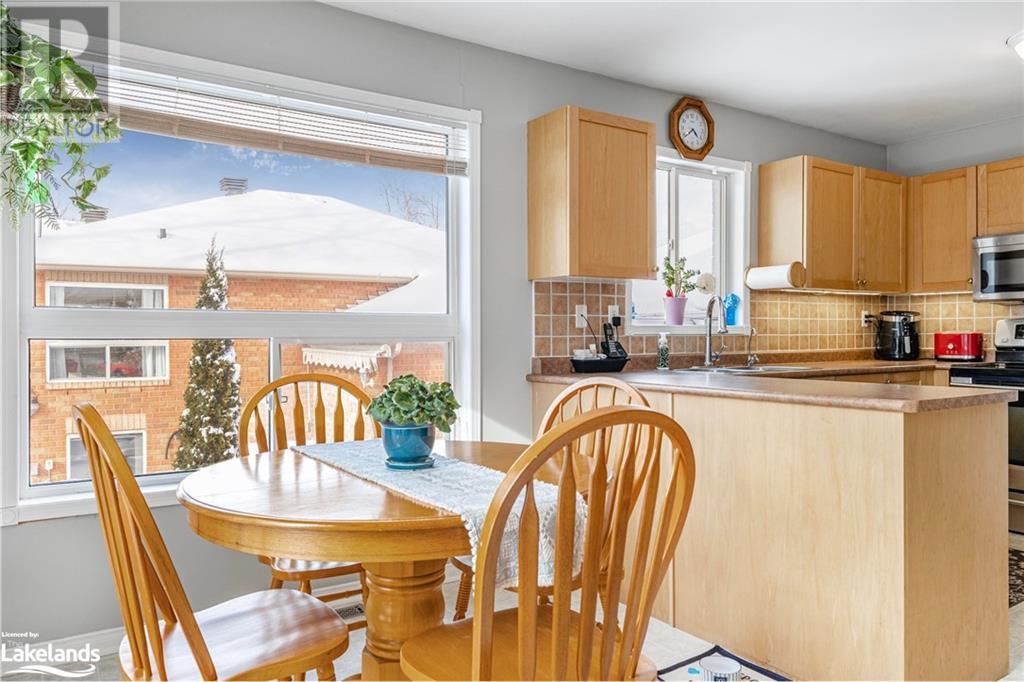 166 58th Street S, Wasaga Beach, Ontario  L9Z 1N9 - Photo 13 - 40596827