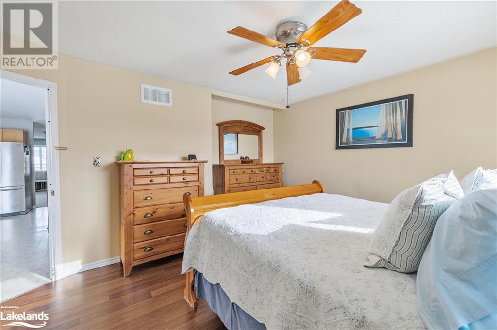 166 58th Street S, Wasaga Beach, Ontario  L9Z 1N9 - Photo 17 - 40596827