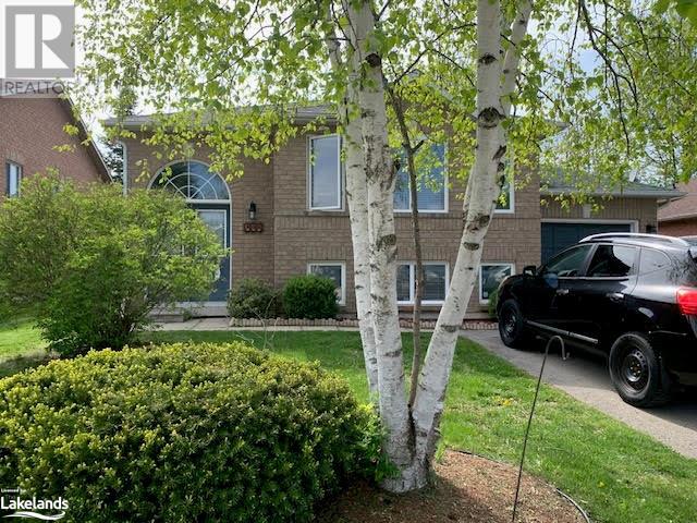 166 58th Street S, Wasaga Beach, Ontario  L9Z 1N9 - Photo 2 - 40596827