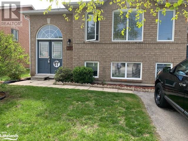 166 58th Street S, Wasaga Beach, Ontario  L9Z 1N9 - Photo 3 - 40596827