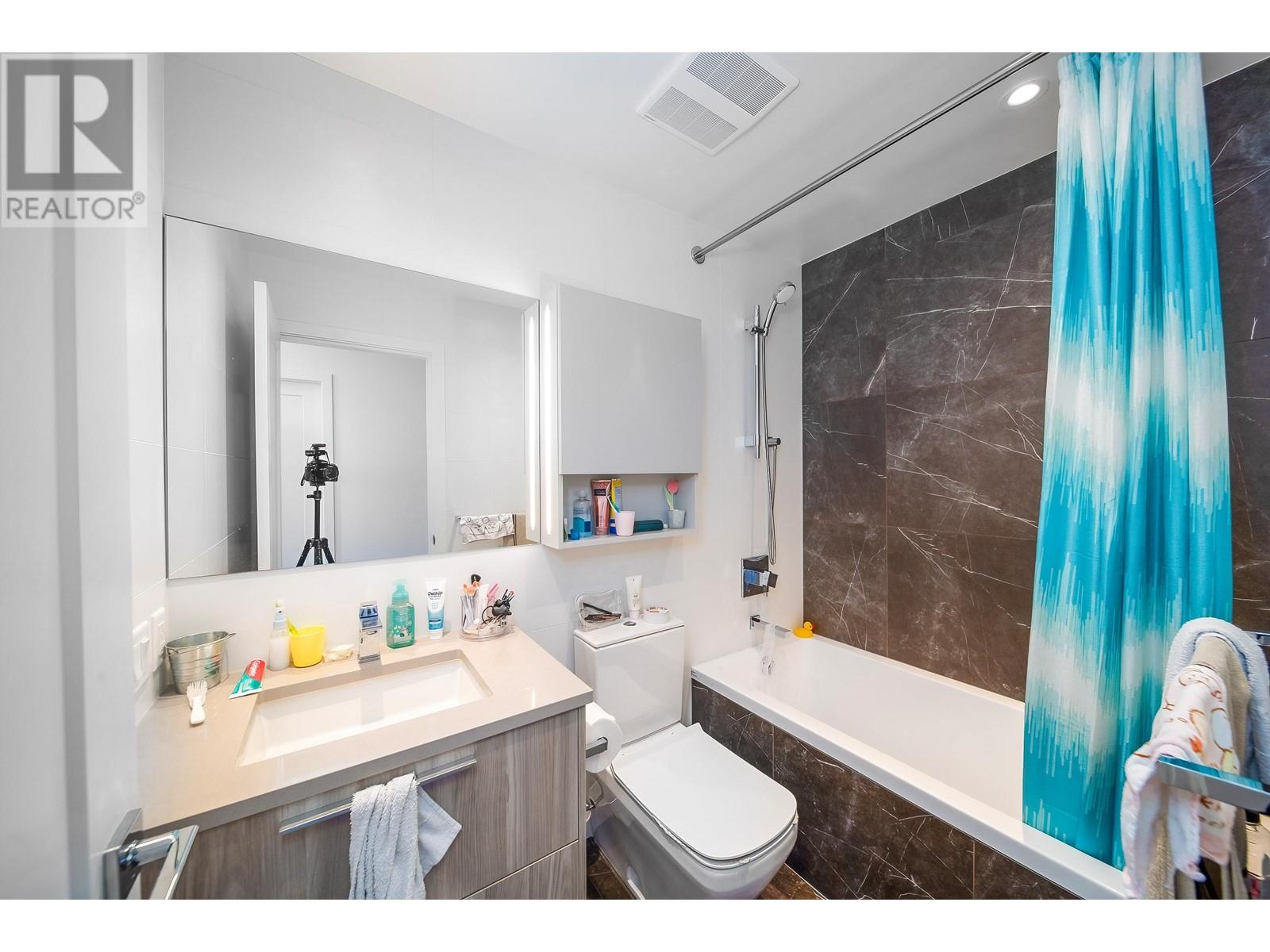 Listing Picture 17 of 33 : 3405 6699 DUNBLANE AVENUE, Burnaby / 本拿比 - 魯藝地產 Yvonne Lu Group - MLS Medallion Club Member