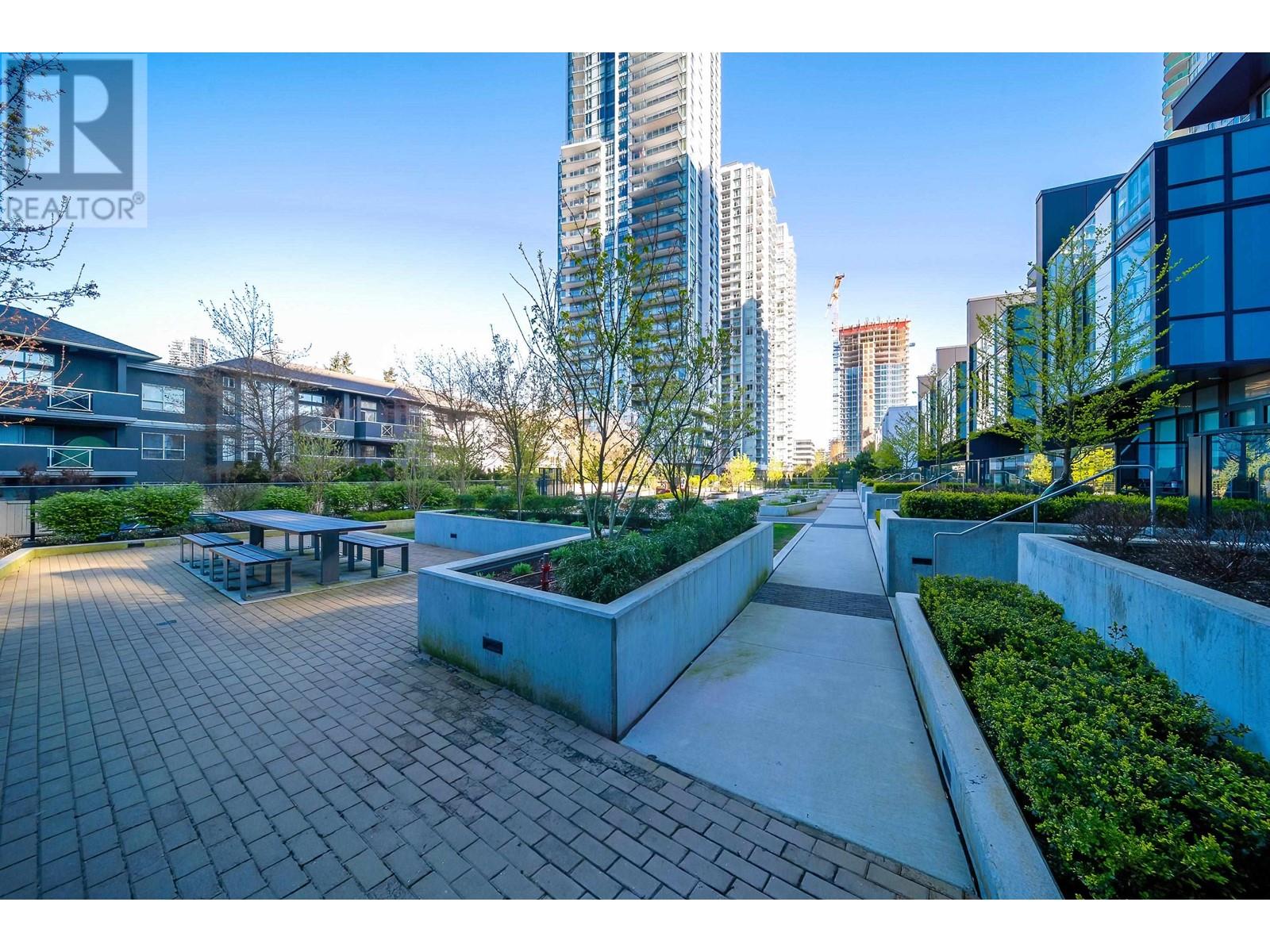 Listing Picture 30 of 33 : 3405 6699 DUNBLANE AVENUE, Burnaby / 本拿比 - 魯藝地產 Yvonne Lu Group - MLS Medallion Club Member